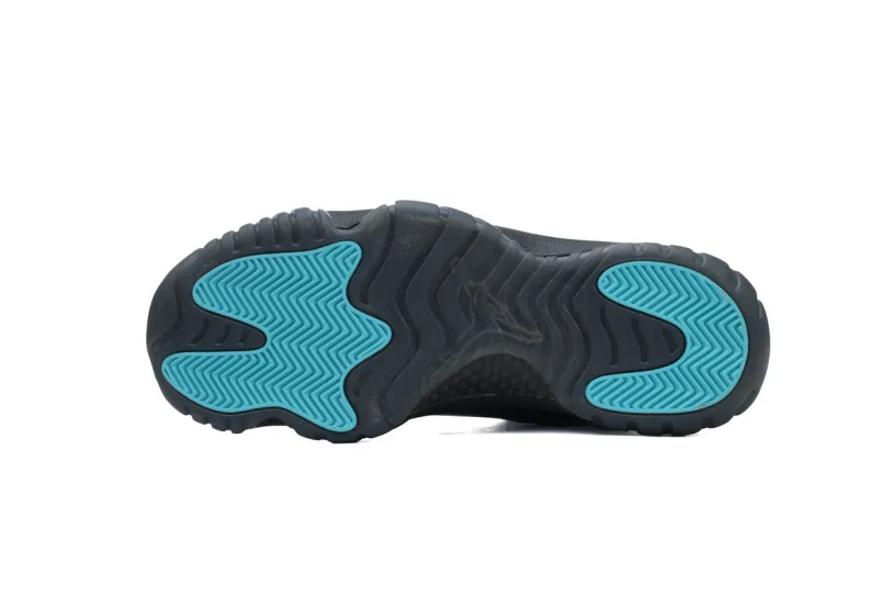 Air Jordan 11 Bred Low Top Retro "Cap and Gown” 378037-006